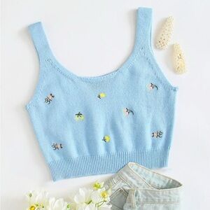 Cropped knitted tank with embroidered flowers